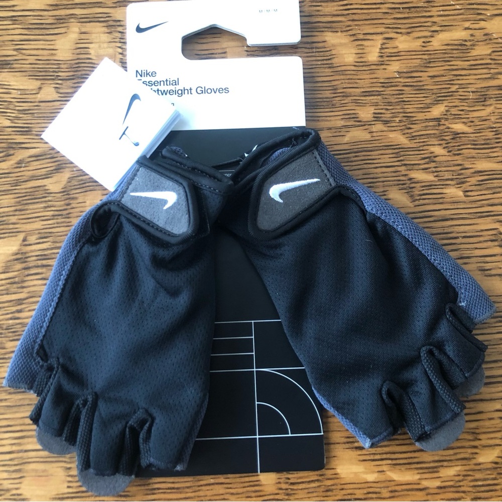Nike Black and Gray Men's Fingerless Training Gloves NWT